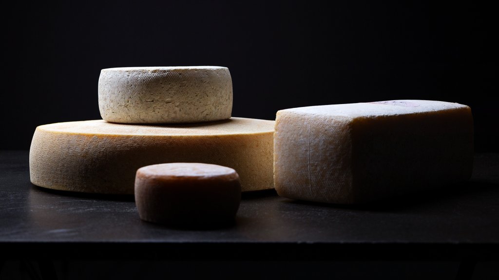 CHEES PRODUCER - PHOTO + VIDEO PRODUKTION / Client: Sennerei Drei Zinnen